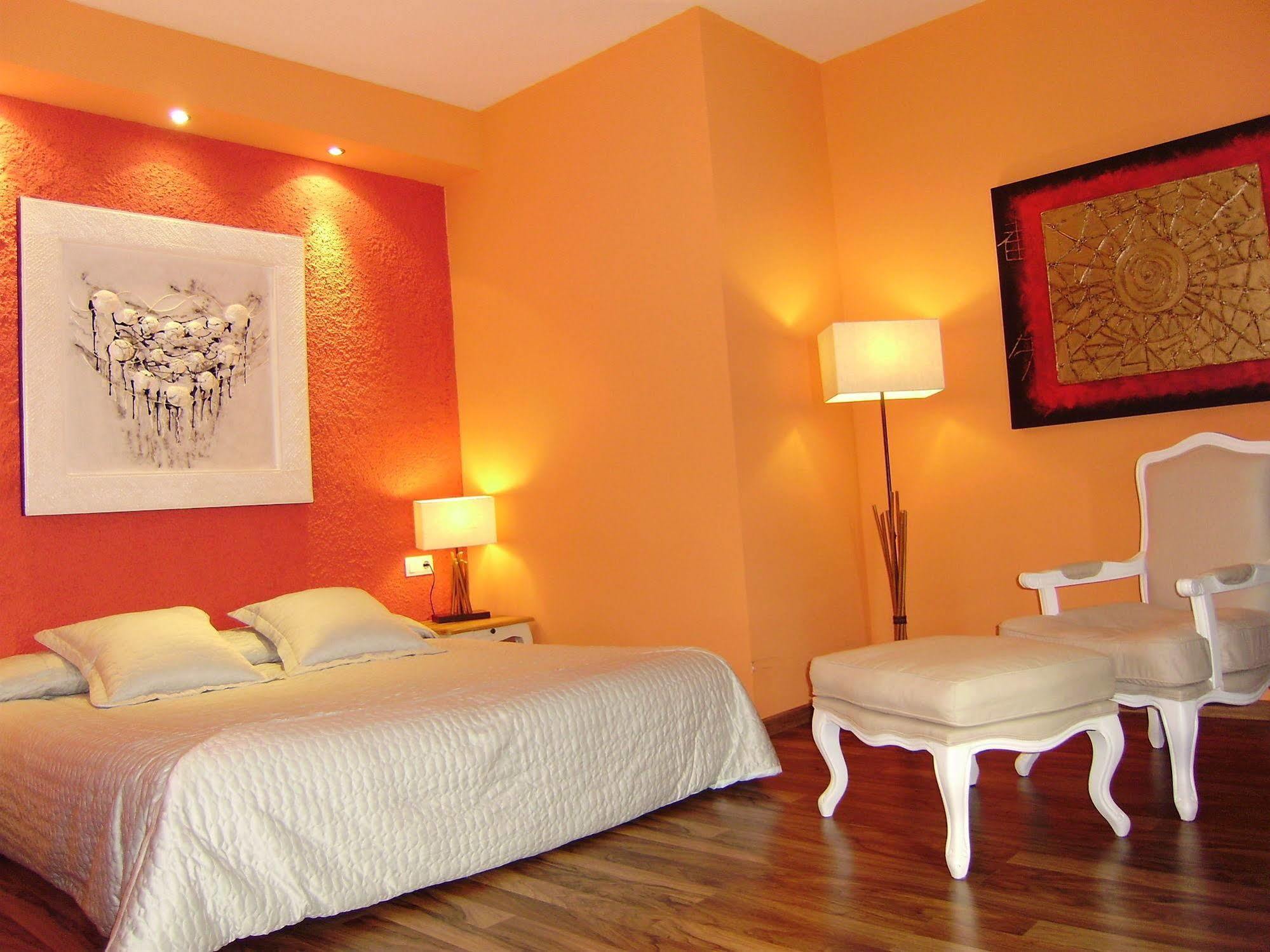 Bed and breakfast Cal Music 2*